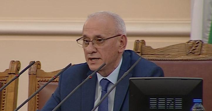 Силви Кирилов ориса парламента. Какво заръча на депутатите?